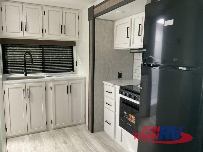 Fun Town RV Expands Inventory with Spacious Fifth Wheel and Travel Trailer Models for Family Camping